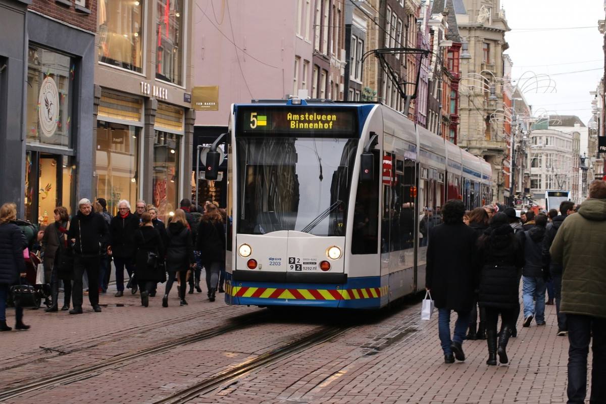 公共交通指南在阿姆斯特丹和超越